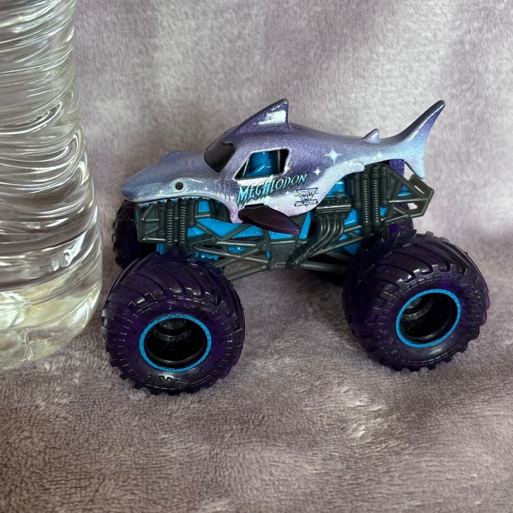 Monster Jam Megalodon Galaxies Series Purple Shark Monster Truck 1:64 Scale - Picture 7 of 7
